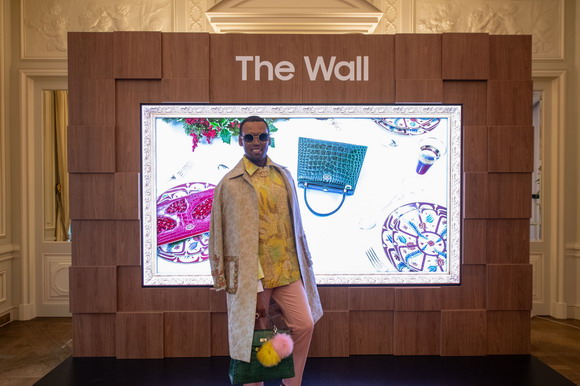 The Wall Luxury F피ݳƷչ